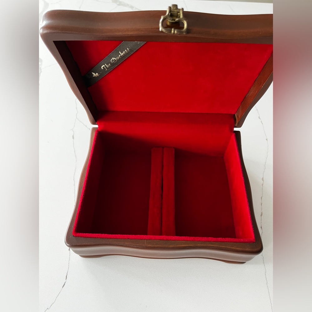 "The Duchess" Jasco Jewellery Box from 1980s